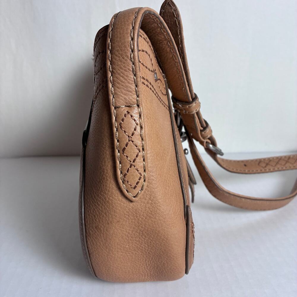 Vintage Frye Tan Pebbled Leather Studded Stitch Hobo Crossbody Bag Dust Bag Y2K - Picture 8 of 16